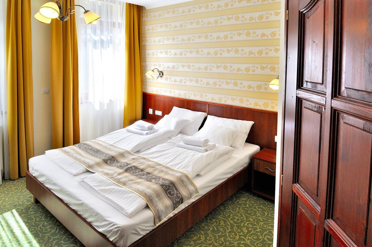Partium Hotel แซแก็ด ภายนอก รูปภาพ